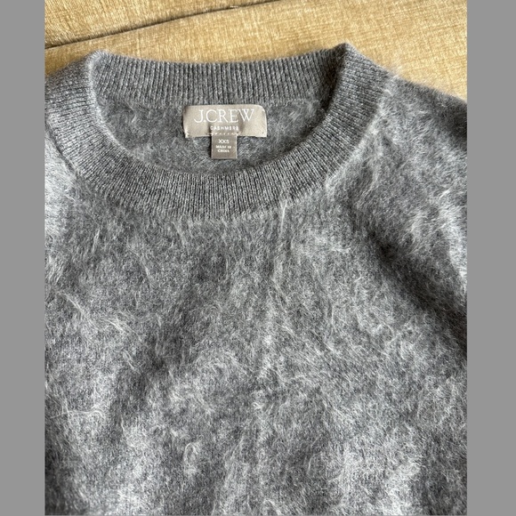 J. Crew Brushed cashmere relaxed crewneck sweater in heather frosted grey - Picture 3 of 3